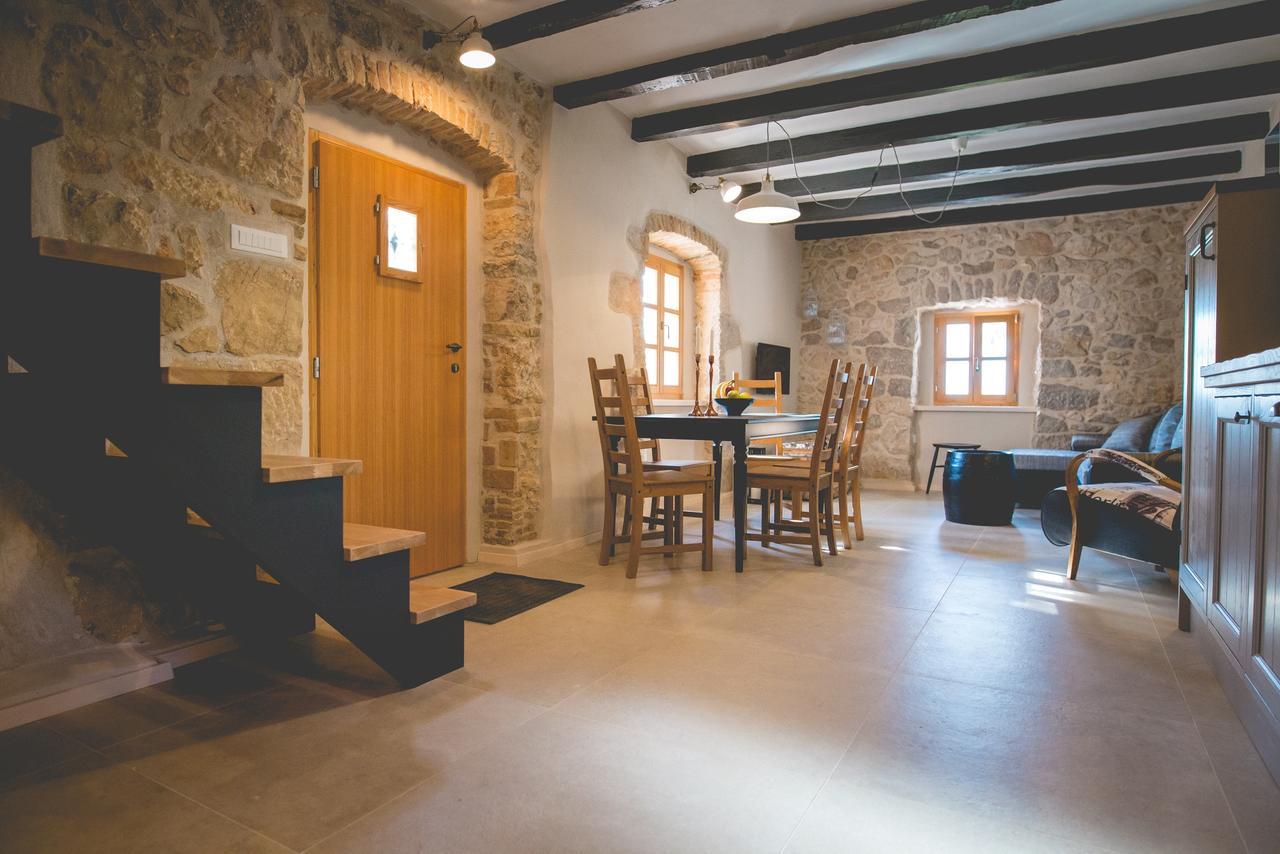 Holiday Home Jela Dobrinj Luaran gambar