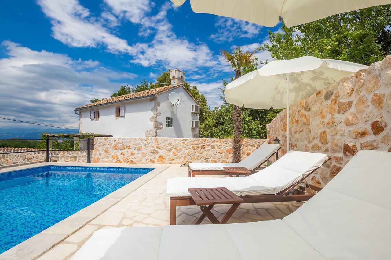 Holiday Home Jela Dobrinj Luaran gambar