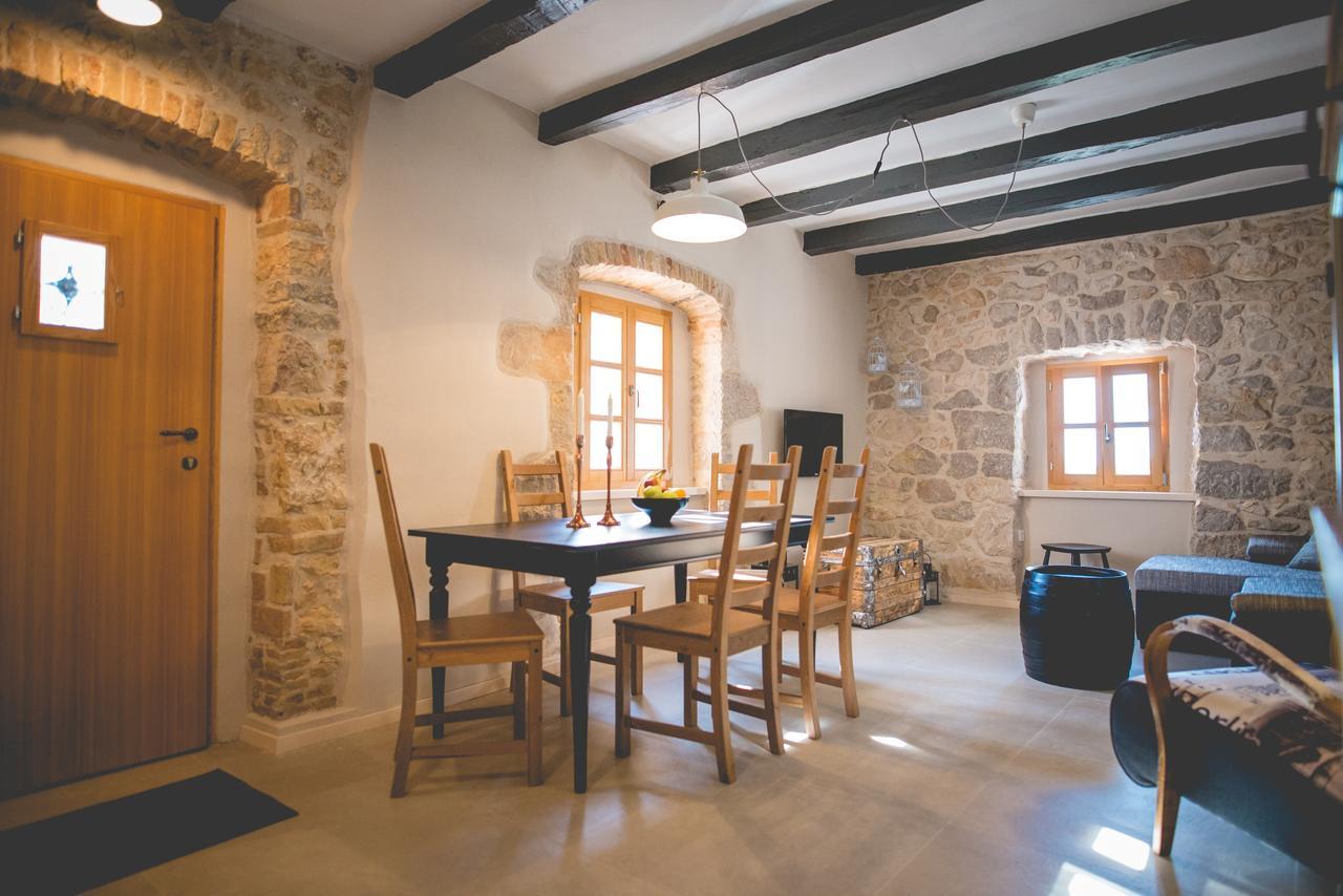 Holiday Home Jela Dobrinj Luaran gambar